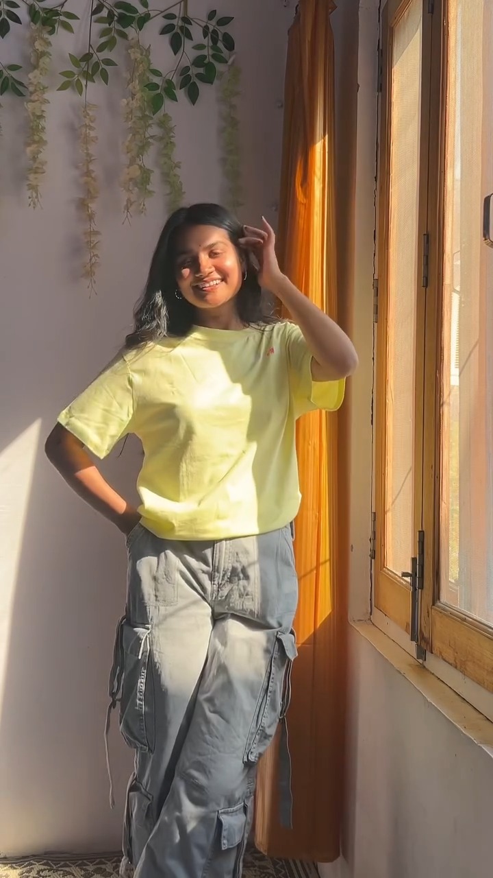 Casual tee with cargo pants